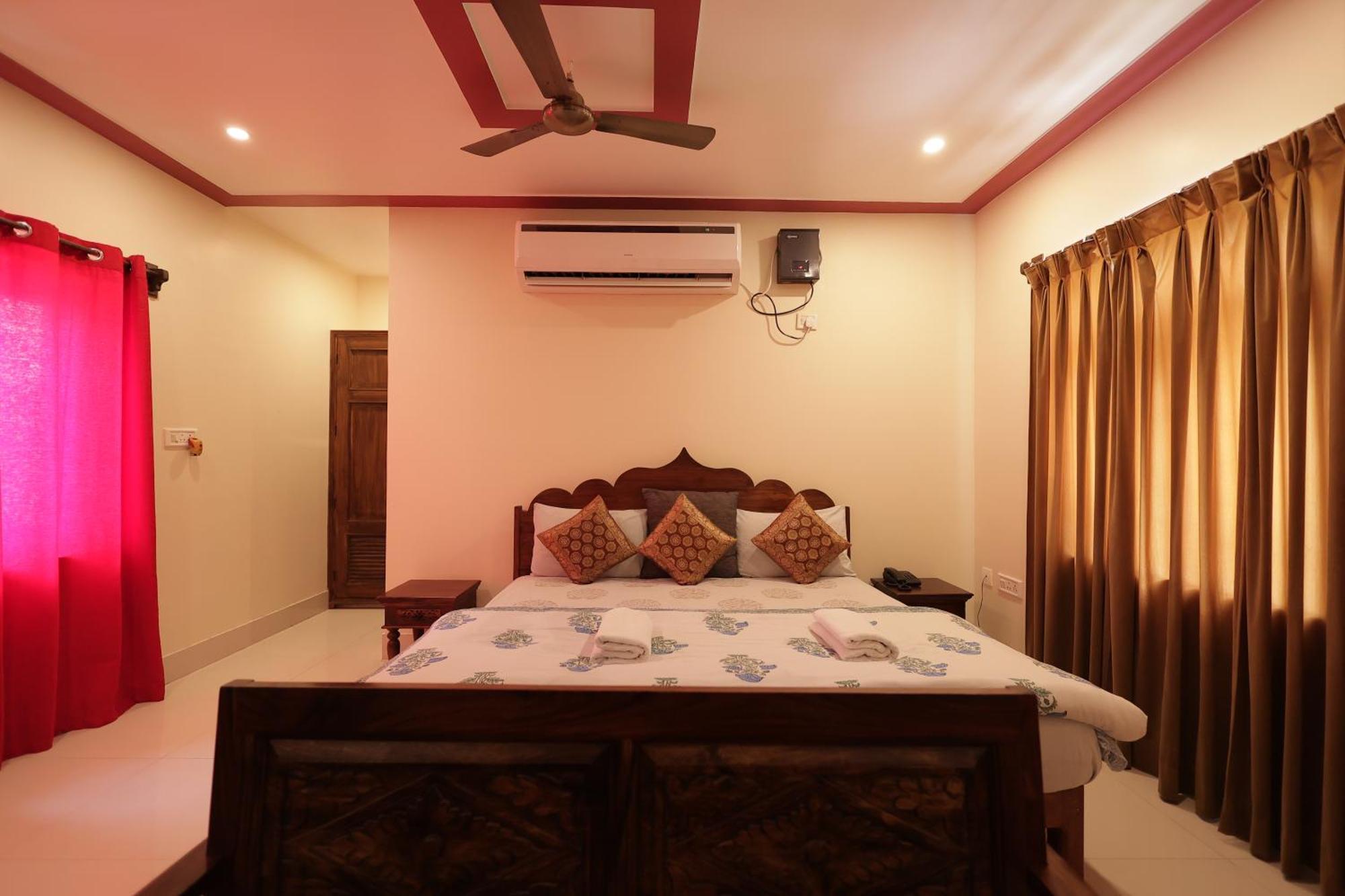 Mvt Guesthouse & Restaurant วรินดาวัน ภายนอก รูปภาพ