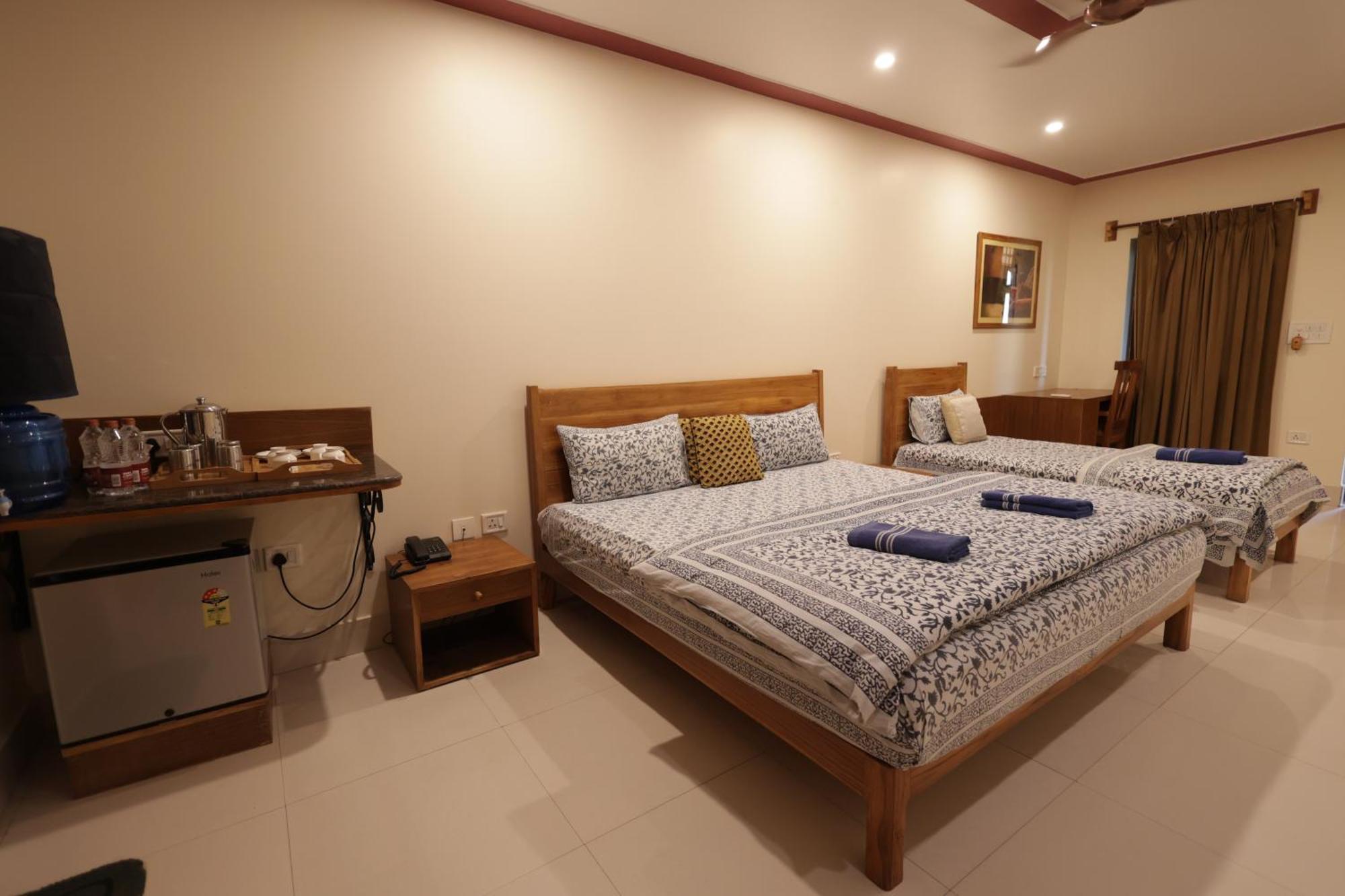 Mvt Guesthouse & Restaurant วรินดาวัน ภายนอก รูปภาพ