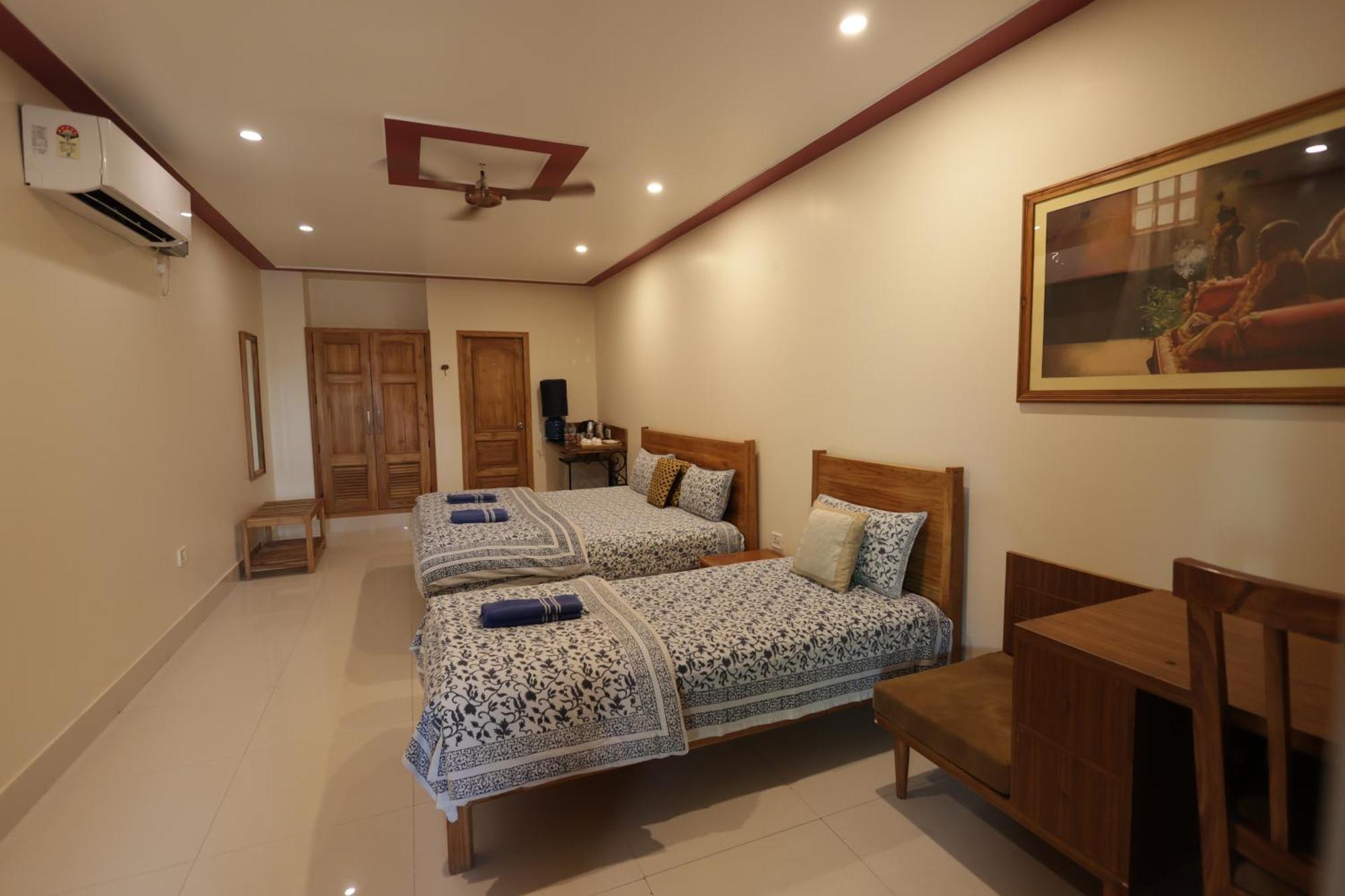 Mvt Guesthouse & Restaurant วรินดาวัน ภายนอก รูปภาพ