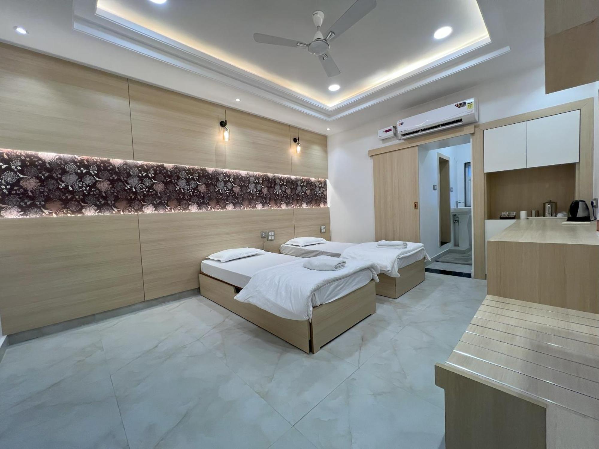 Mvt Guesthouse & Restaurant วรินดาวัน ภายนอก รูปภาพ
