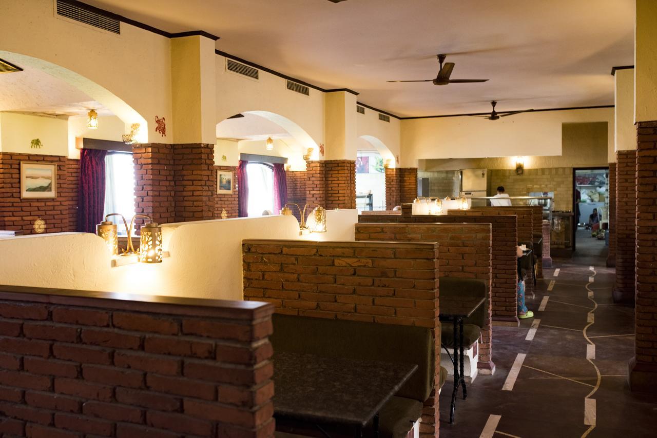 Mvt Guesthouse & Restaurant วรินดาวัน ภายนอก รูปภาพ